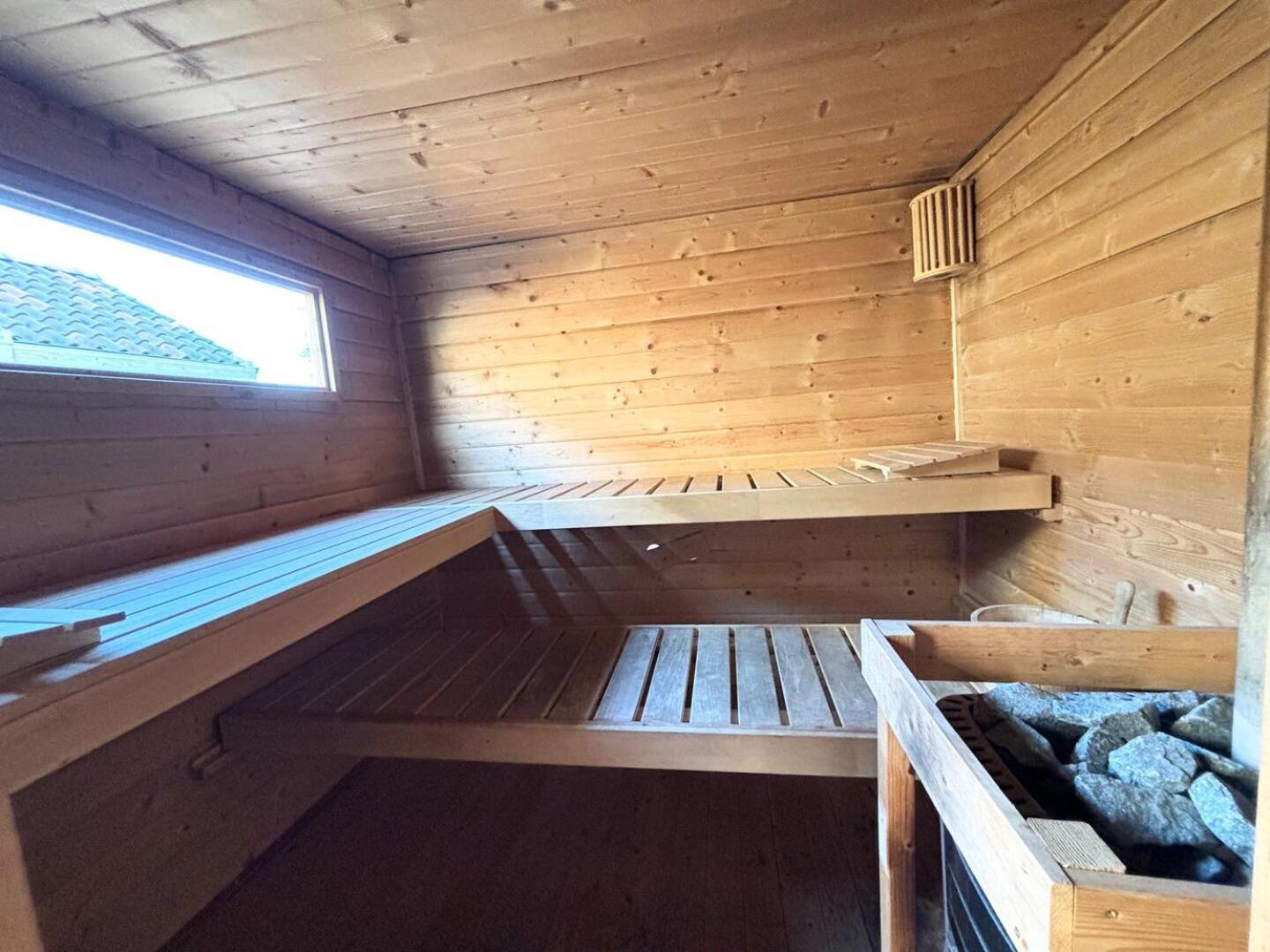 Bed And Breakfast Heerenveen Centrum Met Prive Sauna En Jacuzzi Exteriör bild
