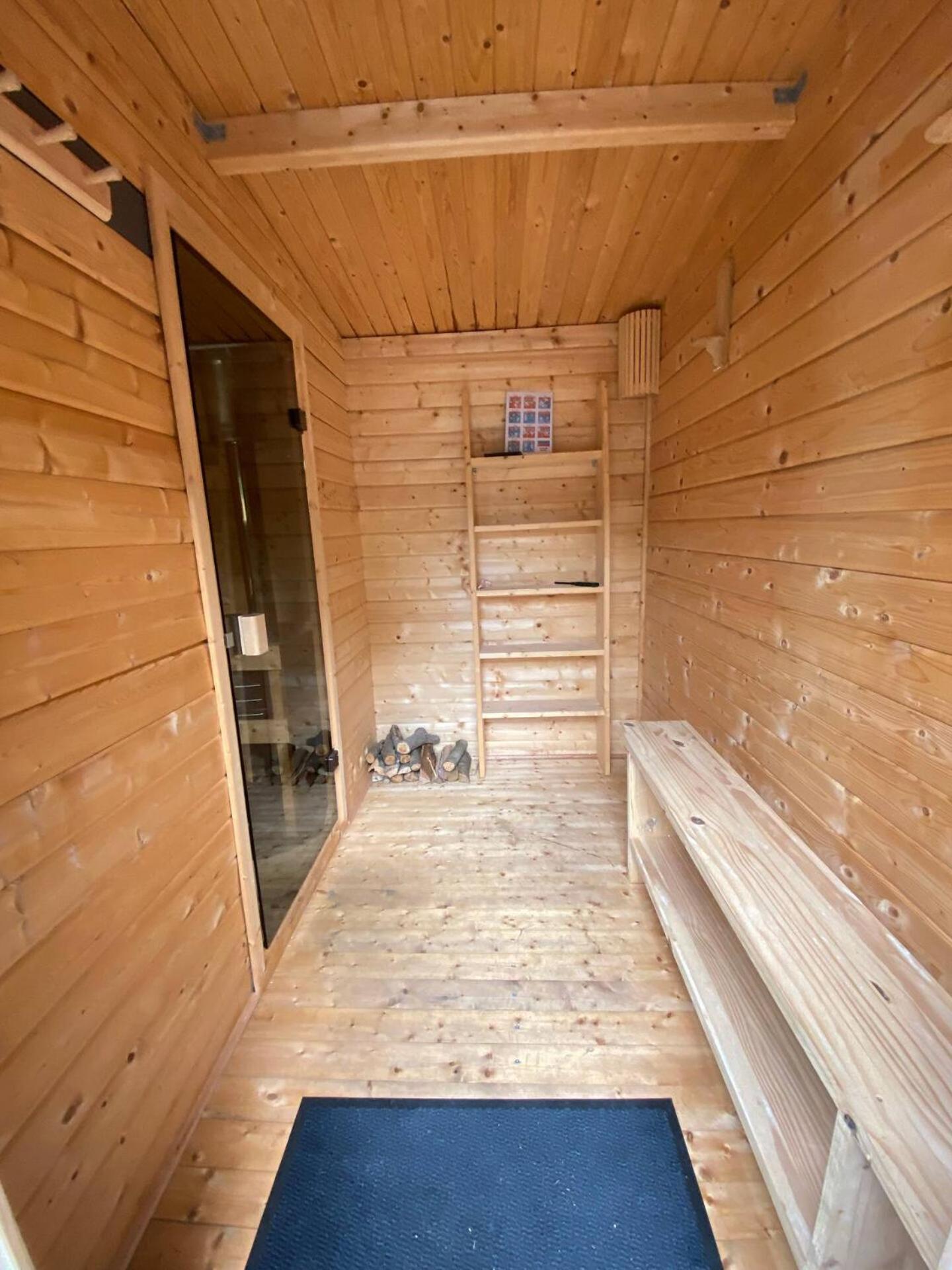 Bed And Breakfast Heerenveen Centrum Met Prive Sauna En Jacuzzi Exteriör bild